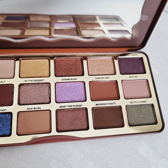 🆕️Too Faced Better Than Chocolate Cocoa-Infused Eye Shadow Palette 18 Shades - Picture 3 of 12